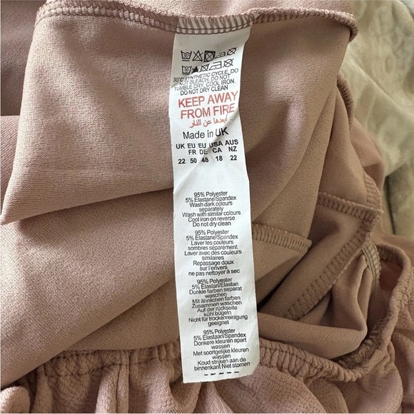 NWT Pretty Little Thing Pink Crepe Ruched Puff Sleeve‎ Jumpsuit Womens 18 (1451) - Picture 6 of 6